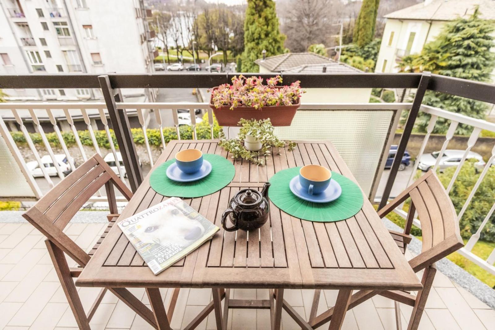 Big Deluxe Apts Italian Style Lake&Terrace Apartman Lecco Kültér fotó