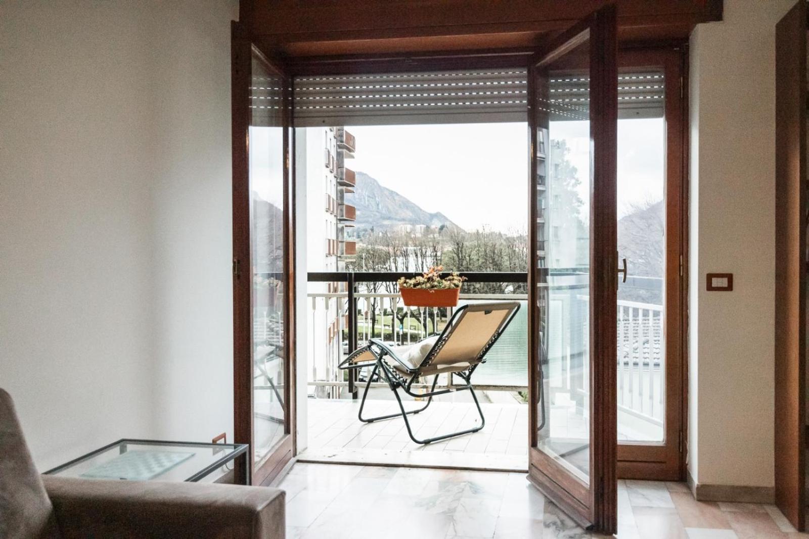 Big Deluxe Apts Italian Style Lake&Terrace Apartman Lecco Kültér fotó